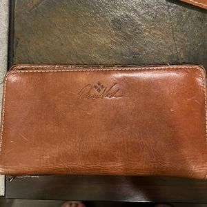 Beautiful Patricia Nash leader wallet.
